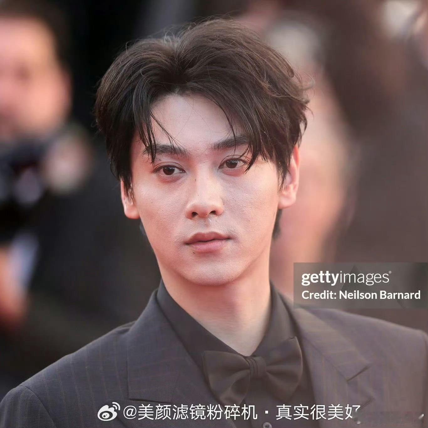 你们不让他打灯，难道你们要看这样的脸庞吗？ 