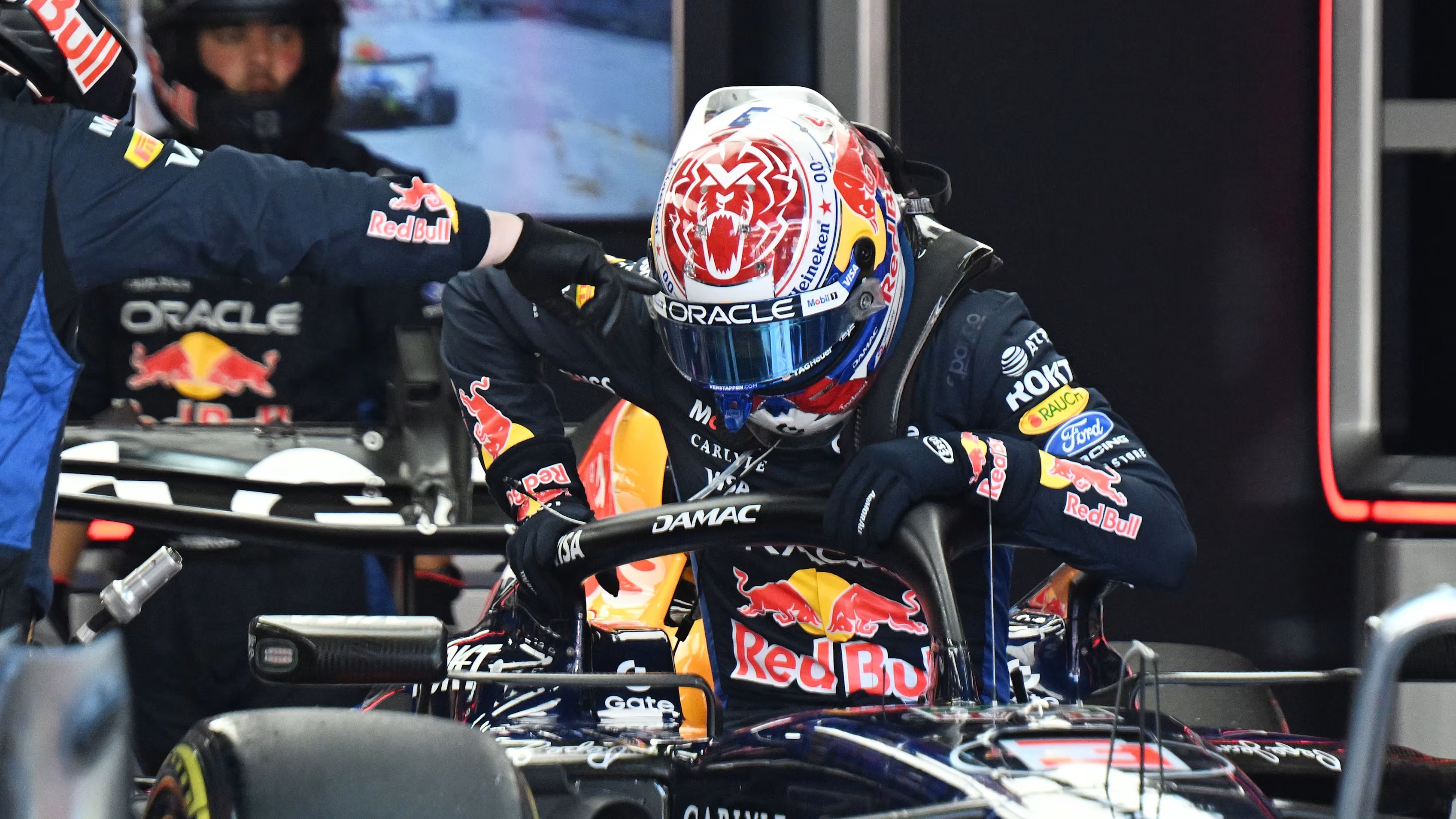 安东内利夺摩纳哥站冠军 F1摩纳哥大奖赛故事太多，安东内利领跑全场拿下五连冠，现