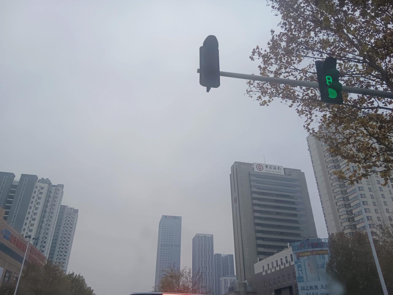 沂州城里风怒吼，我煮枣茶润干喉。
​匹夫纵有凌云志，难将此生再从头。
     