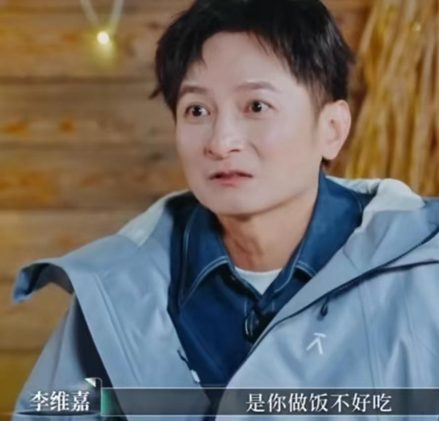 车崇健不知道李施嬅喜欢吃什么，李维嘉和吴昕听了后都震惊了！
车崇健：“我先问她喜