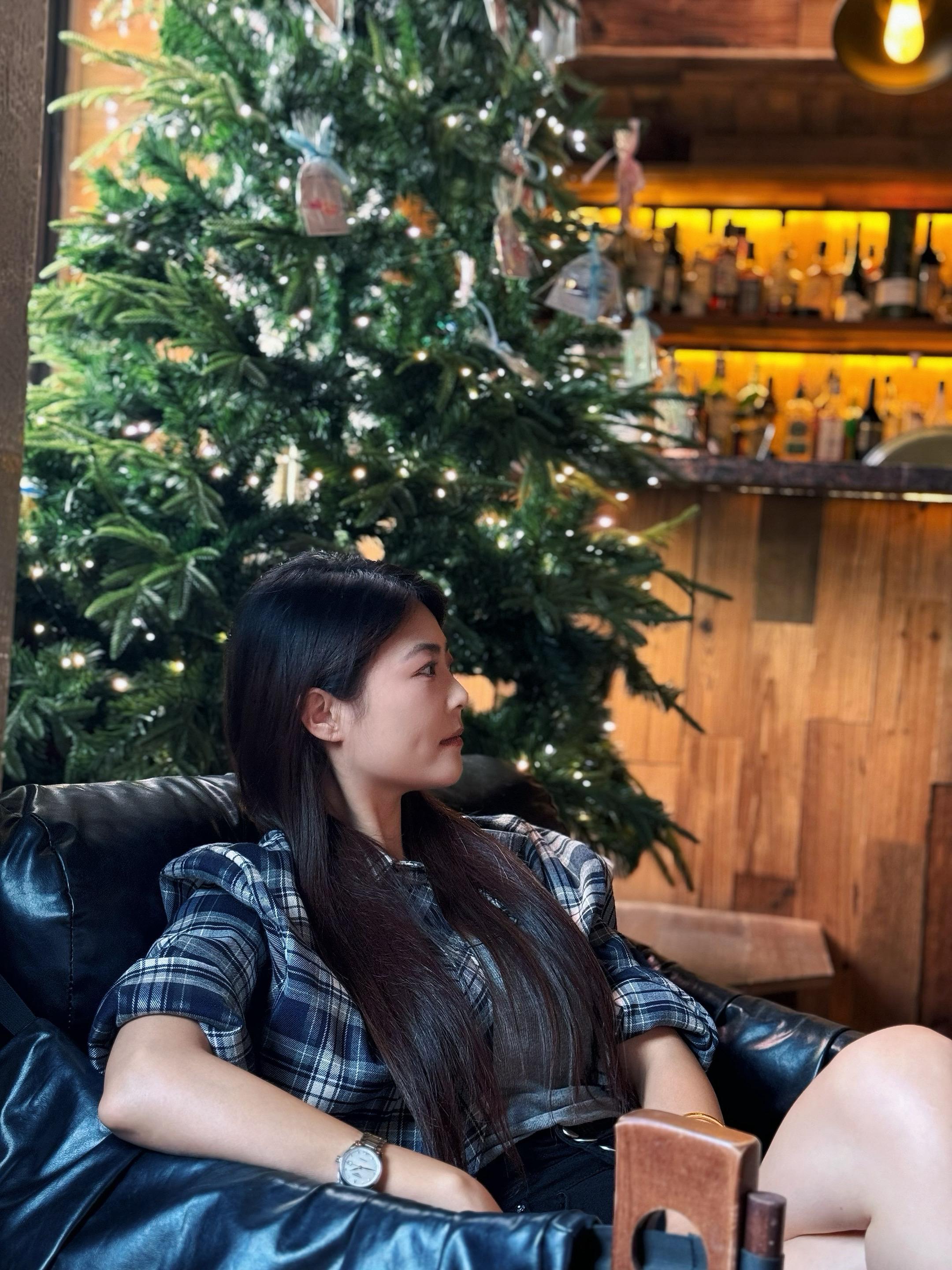 现在的状态 人不作 话不多      与自己无关的事 不想 不问 也不说---