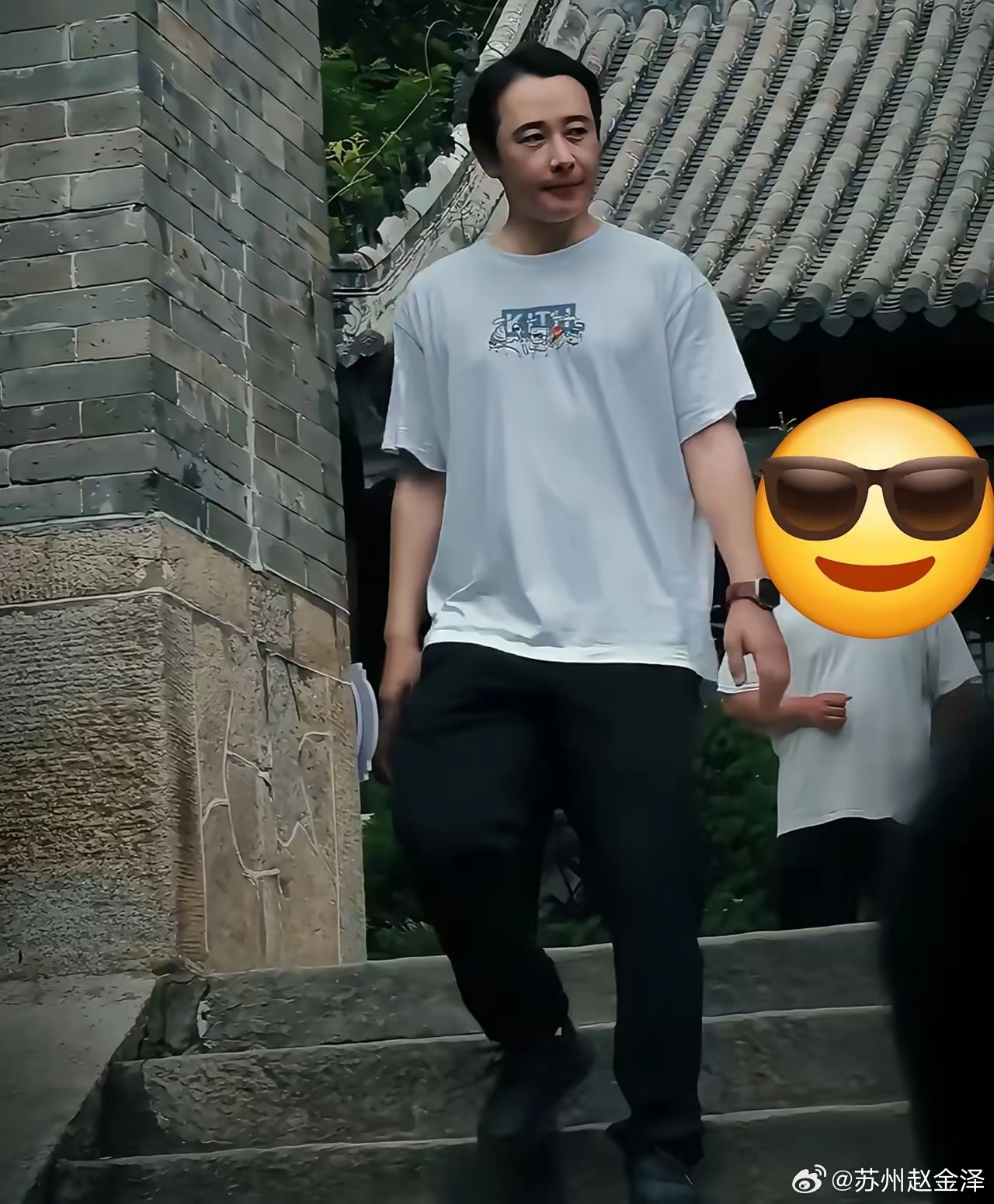 罗晋，引发热议。6月30日，有网友晒出了在大孤山偶遇罗晋的照片。让人没想到的是，
