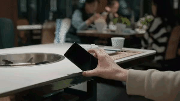 《凡人歌》大结局了，可以看出来，那隽把他所有的耐心都留给了李晓悦。那隽和李晓悦分