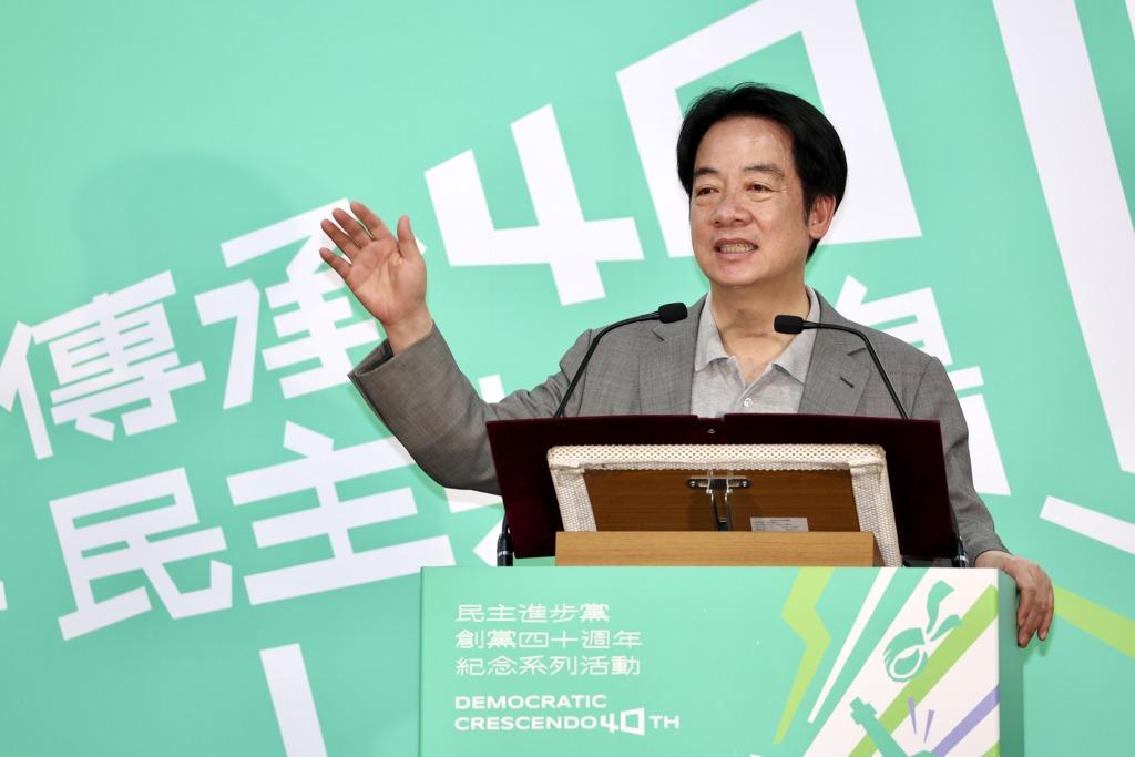 赖清德又出来表演了！

这位自称“务实台独工作者”的民进党头目，在特朗普明确警告