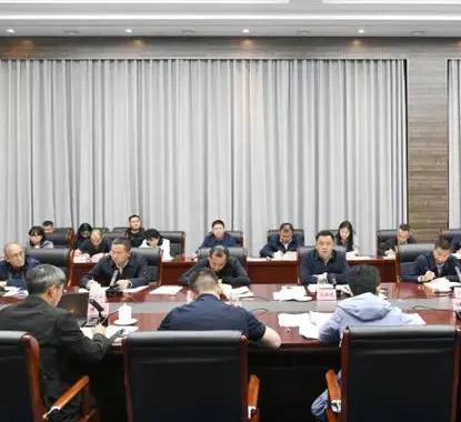 开始重视了！昆明长丰中学“臭肉”事件一经曝光，多人被处罚，各部门也迅速召开会议展