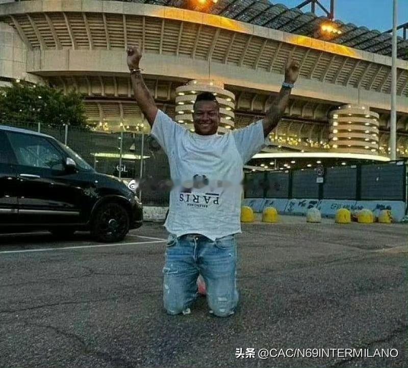 他也出现在了马德里⚫🔵🇨🇴
 
这位从波尔图带着满怀希望而来的哥伦比亚人，