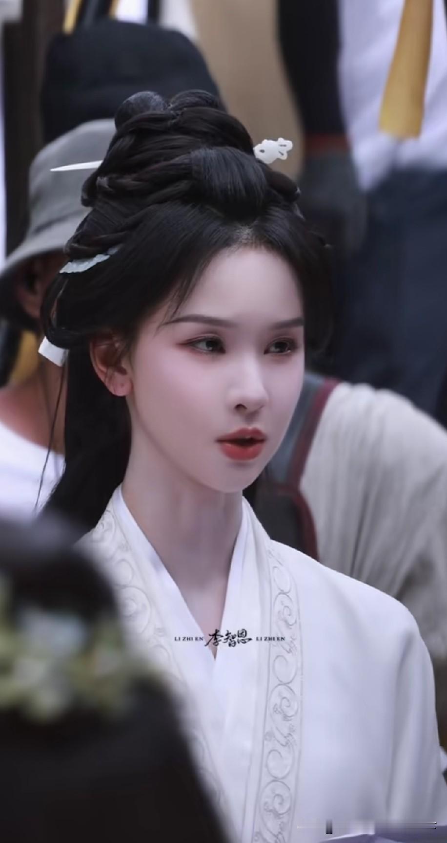 造型挺惊艳啊[赞][赞]