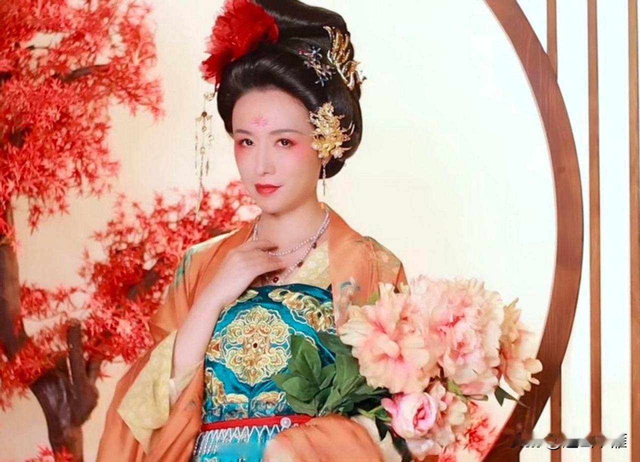 那一年，洛阳的风总是带着一种说不出的冷意。

不是天气的冷，而是人心的冷。

城