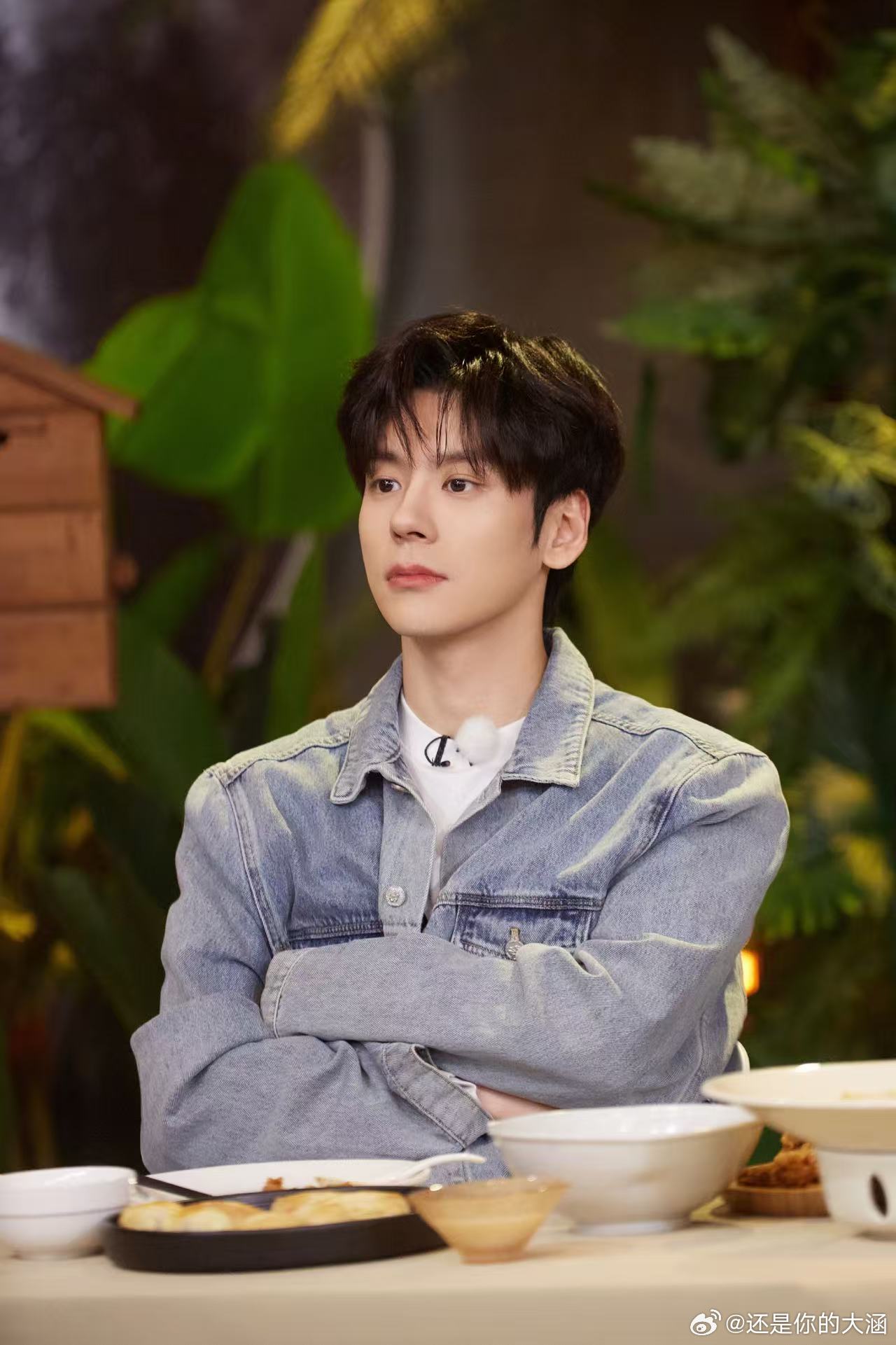 全组夸了魏哲鸣半天生怕他不跳你是迟来的欢喜 魏哲鸣的自信真的太炸了，全组都在夸，