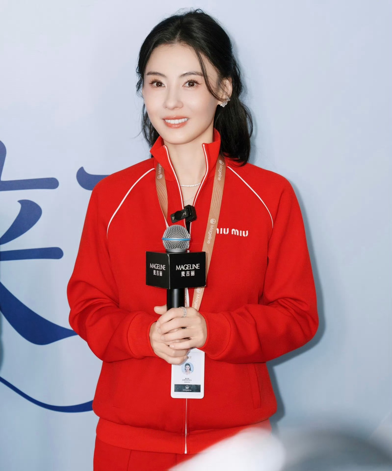 办公室被张柏芝美貌暴击谁懂啊！办公室被张柏芝美貌直接暴击！46岁状态封神，生图比