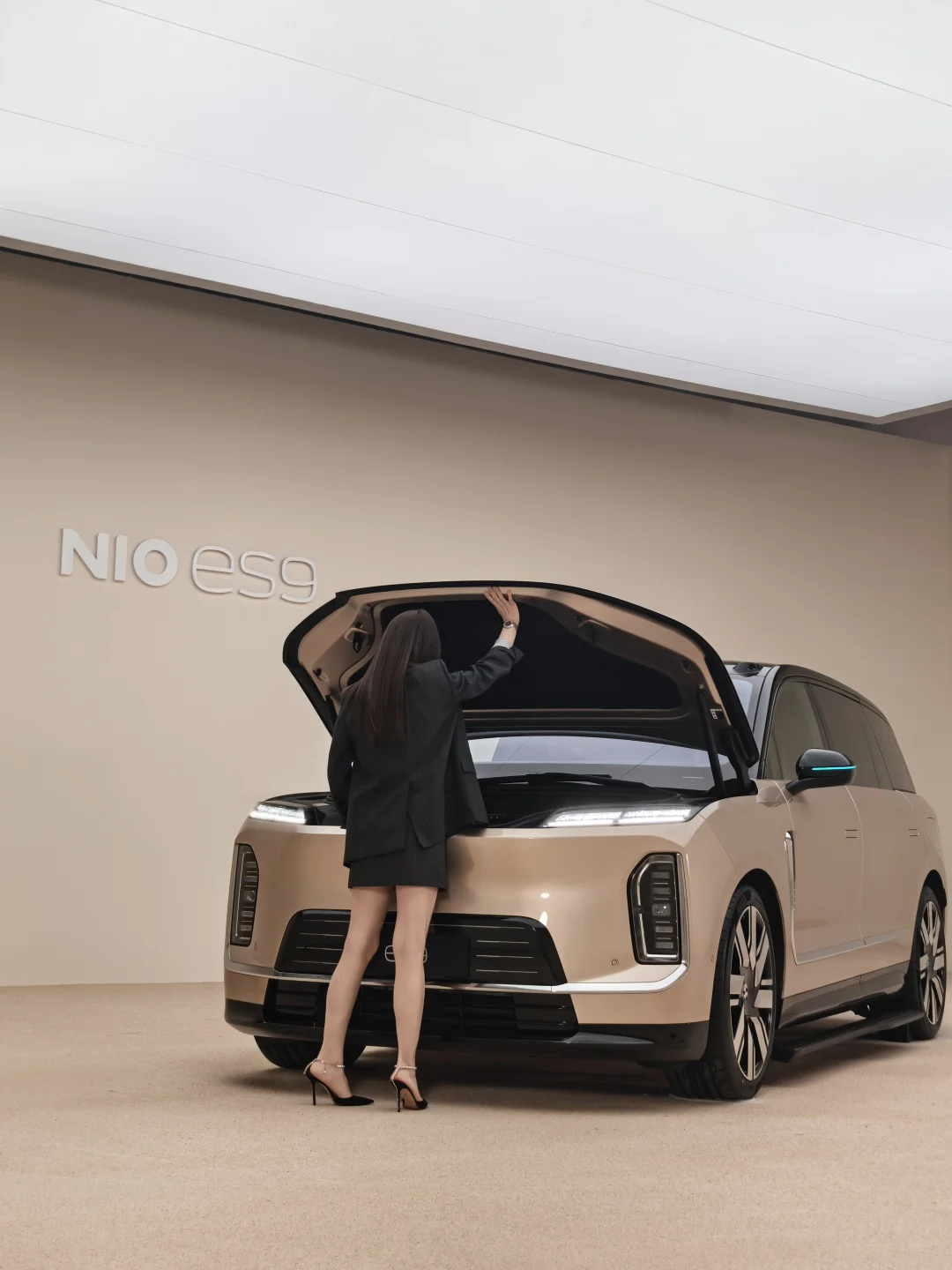 蔚来ES9 咱们模仿一下车主的日常