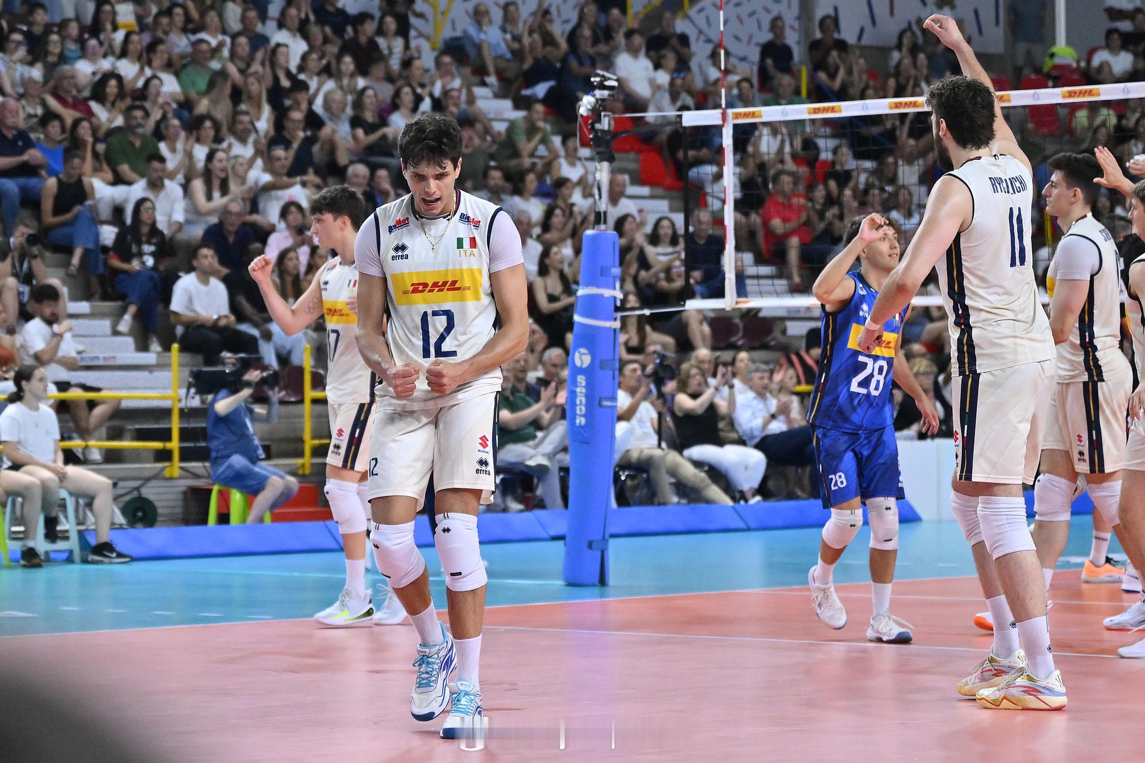 【意大利男排热身赛3-2力克比利时】国际排坛战报速递 5月30日维罗纳，意大利男