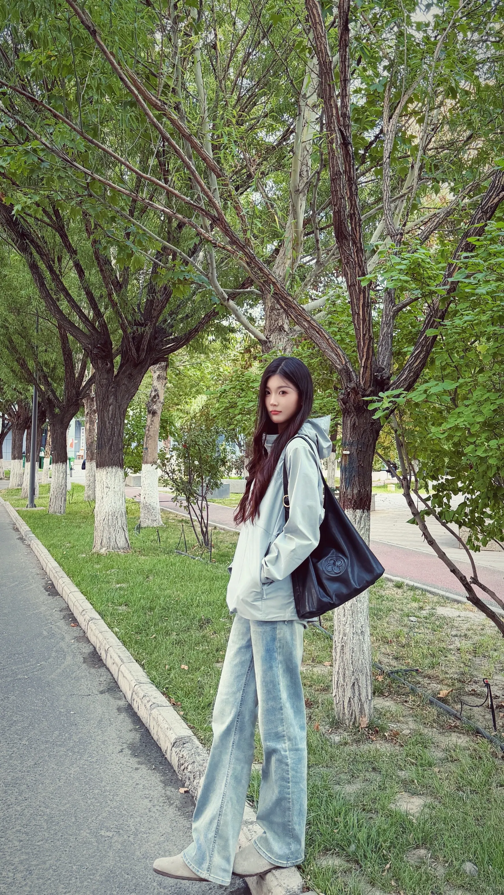 啊啾 应该是“啊呀，秋天来了”的缩写叭