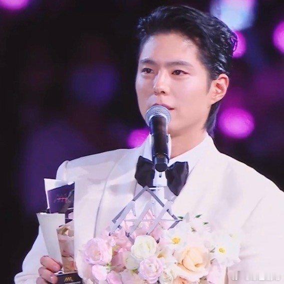 朴宝剑获奖感言cue请回答1988团综朴宝剑cue请回答1988镜头切李惠利朴宝