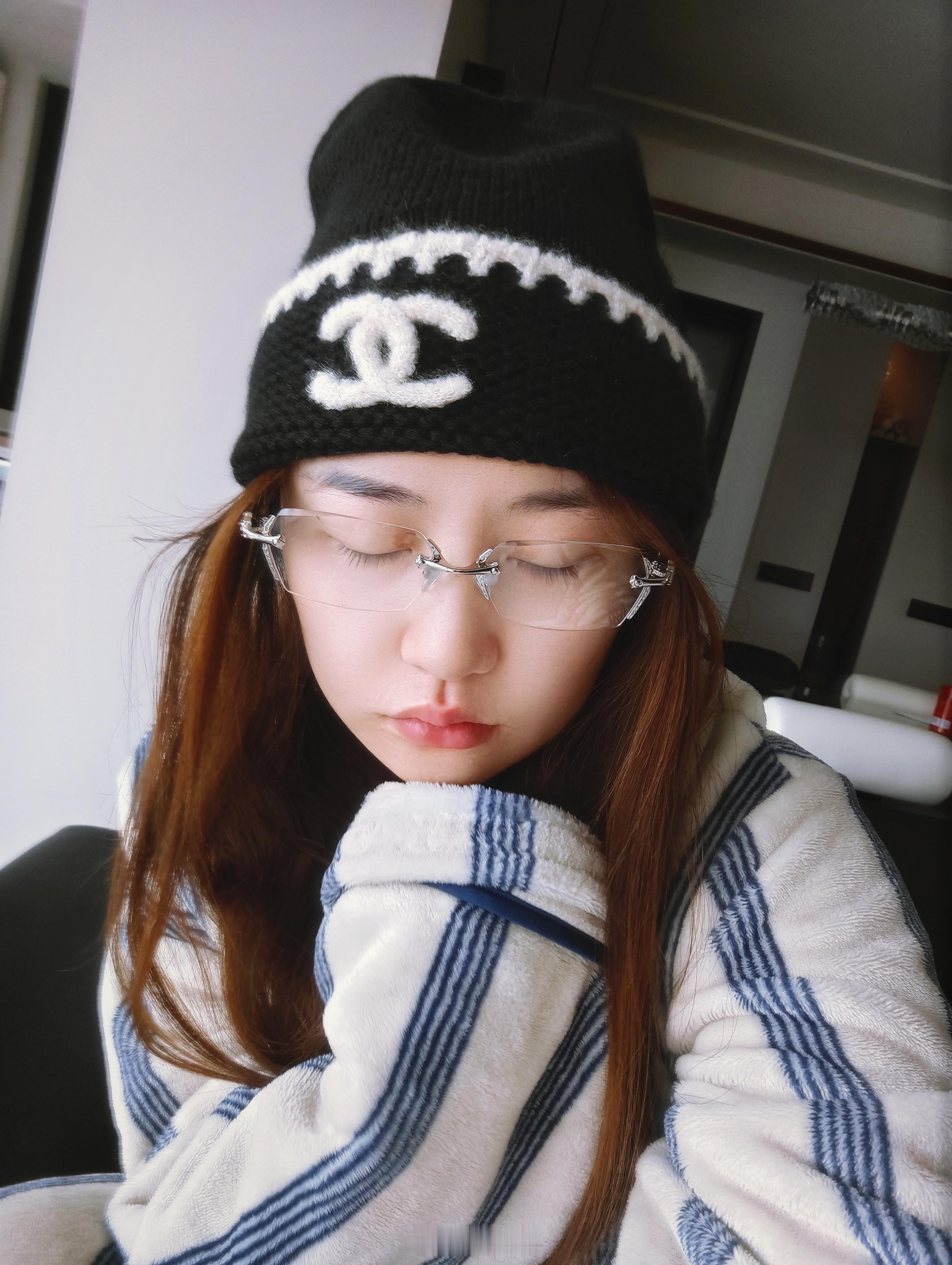 U23国足3比0越南U23 后还兴奋了好久才睡着，早上九点半多就醒了，好久没熬夜