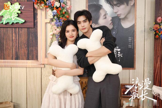 宋威龙张婧仪顶级骨相能同时拥有两位骨相这么能打的演员，追剧观众真的赚翻，每一帧都