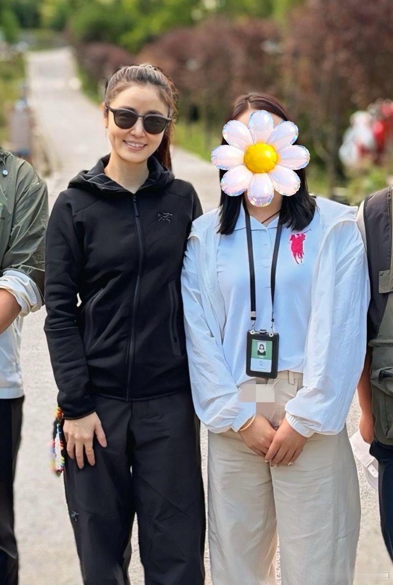 网友九寨沟偶遇林心如林心如50岁近照 网友九寨沟偶遇林心如，不仅看到了女神，还看