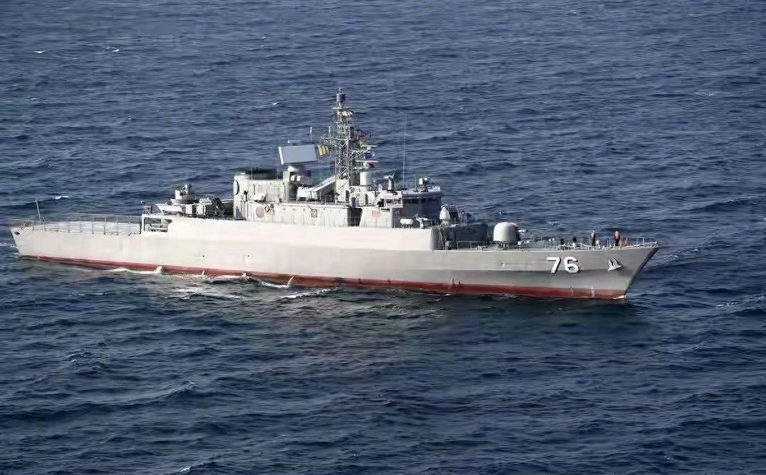 伊朗军舰疑似遭潜艇攻击，上百人失踪。

今天上午，伊朗海军德纳号护卫舰在斯里兰卡