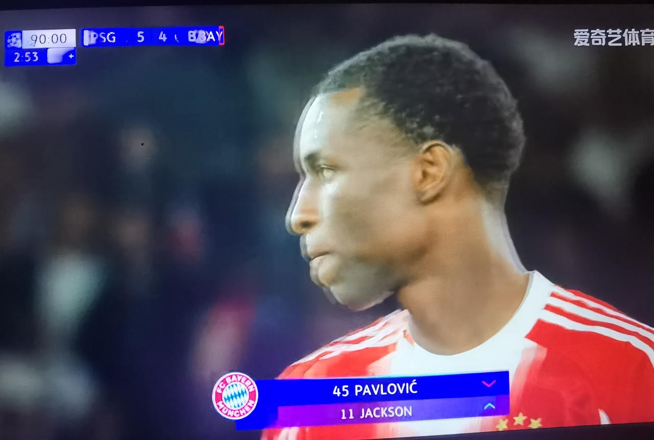 欧冠巴黎拜仁上演极致进球大战，平了半决赛单场历史的进球纪录
        今天