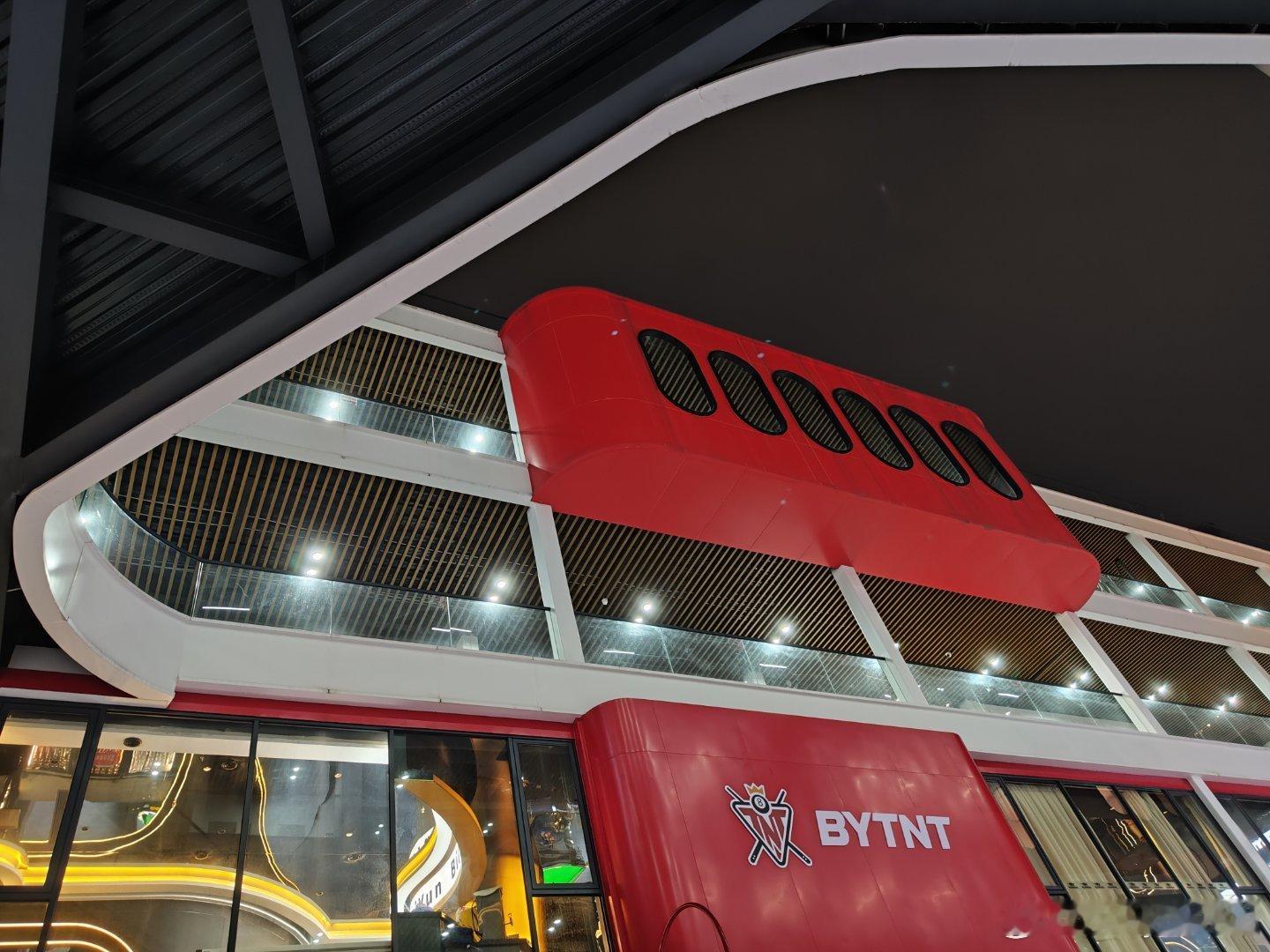 晚饭后散步，找白云山元下田门岗，无意中经过这片园区，就是永泰村元下田村的梦想创意