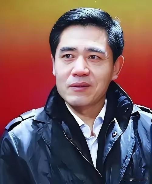主持人曾问陈宝国：“你拍戏那么赚钱，能不能借我点钱花。”而陈宝国的话却引得全场震
