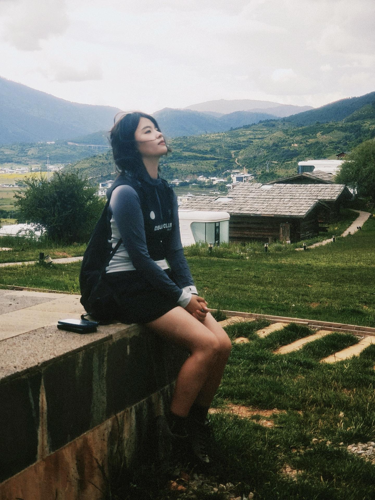 想离人群远一点 再远一点