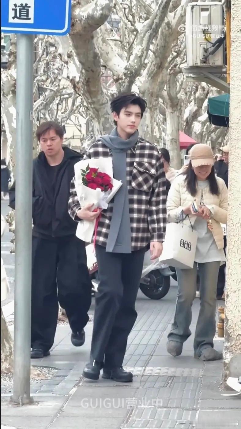 陈飞宇真的好帅啊，为啥内娱吃不了细糠呢？？？ 