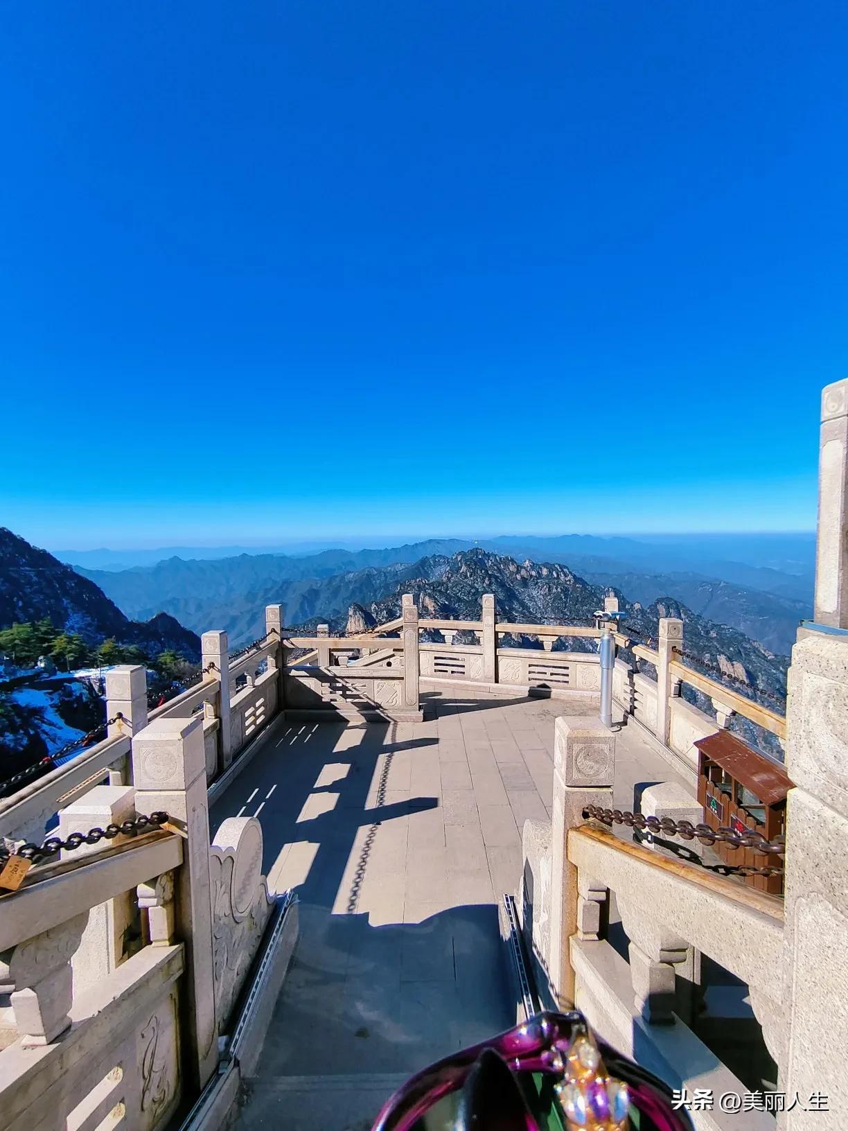 老君山 金顶  海拔2217米[/偷笑][/偷笑][/偷笑][/偷笑]