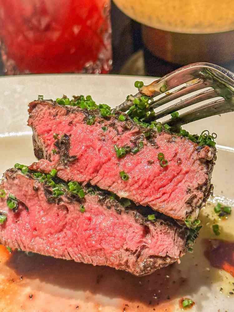 在喧嚣的城市中体验温情的法式西餐