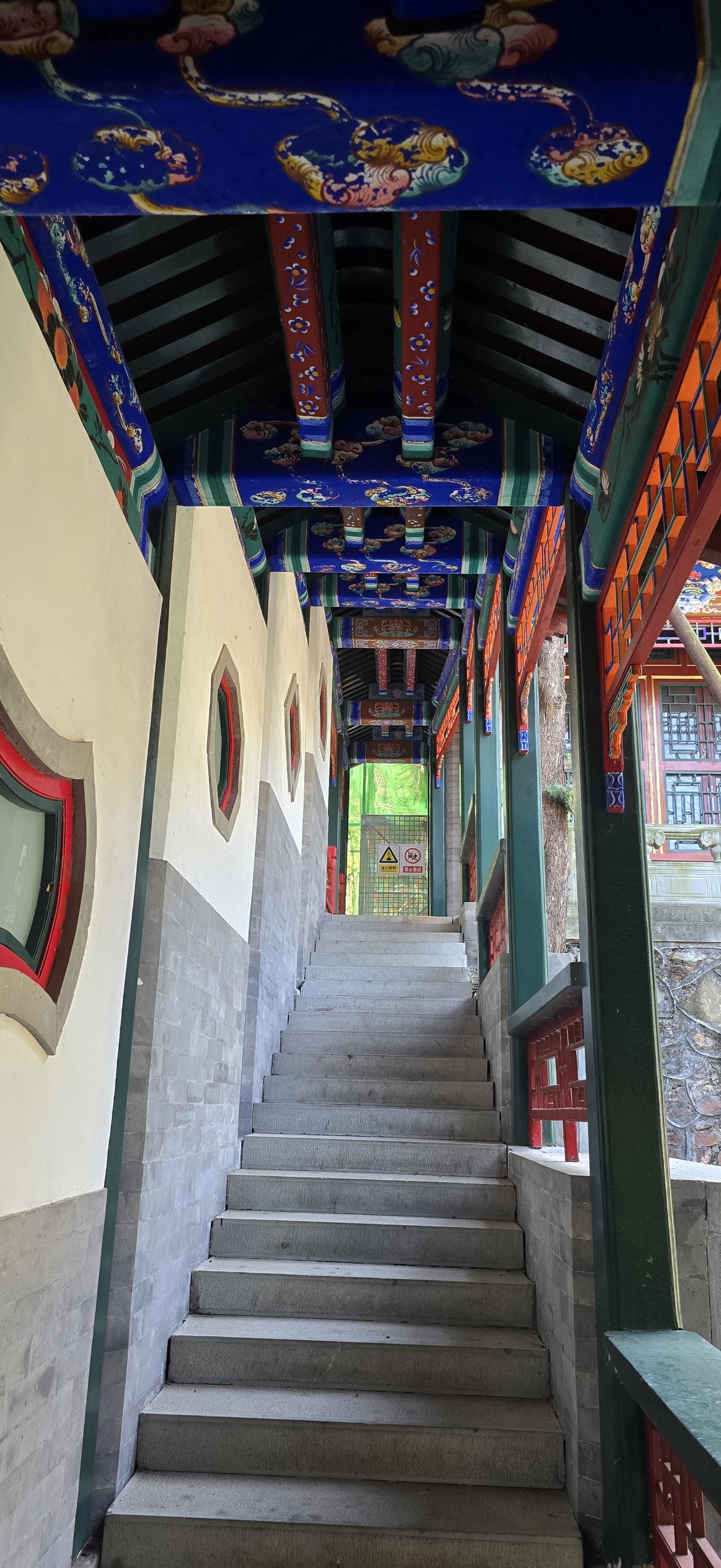 @豆包 帮我点评：科举制是隋文帝创设的，后来隋炀帝又设置进士科，算是建立起来了科