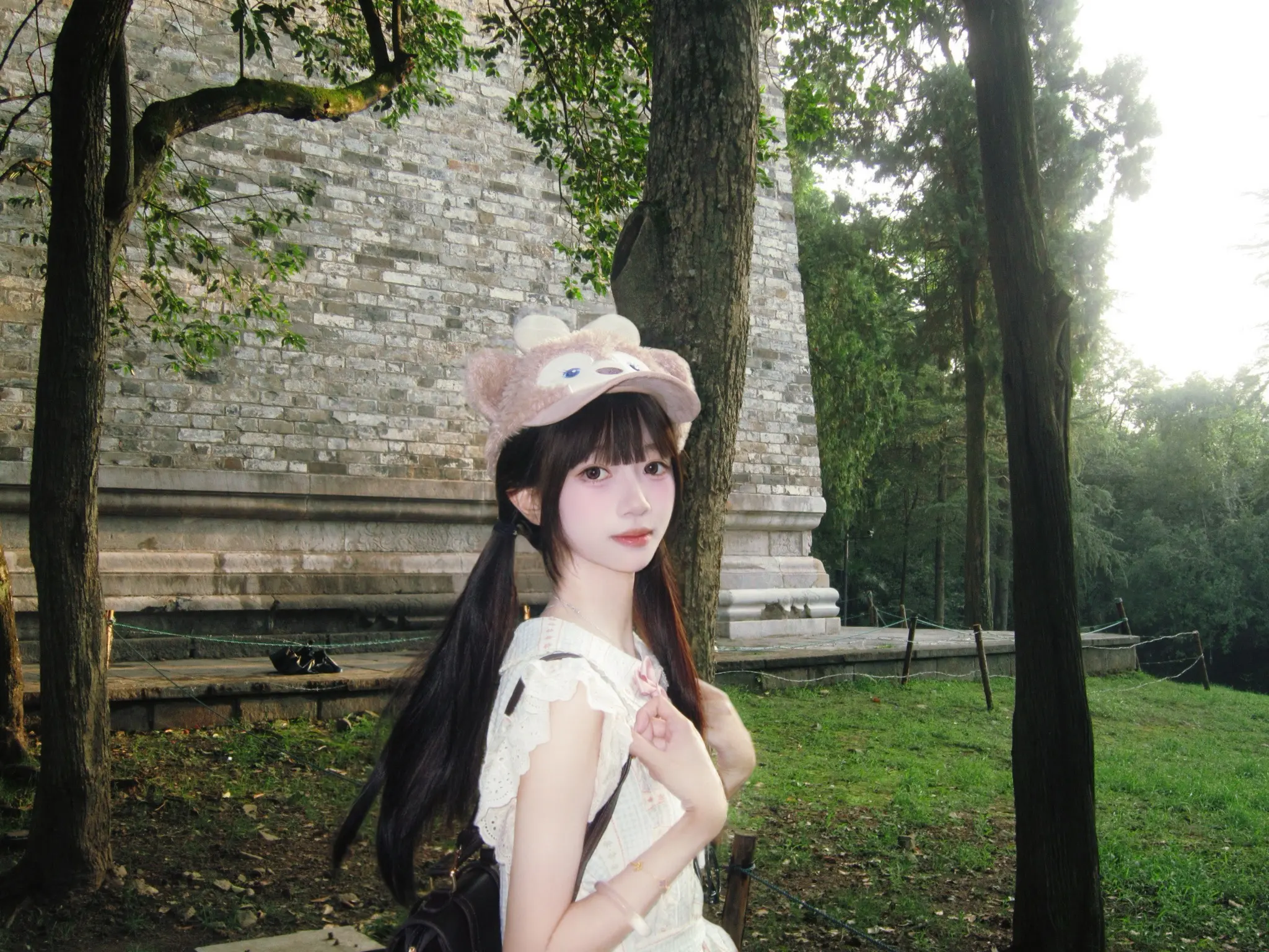 小时候看刻舟求剑觉得这个人好傻 他难道不知道 剑在河中央掉下了水 跑到...