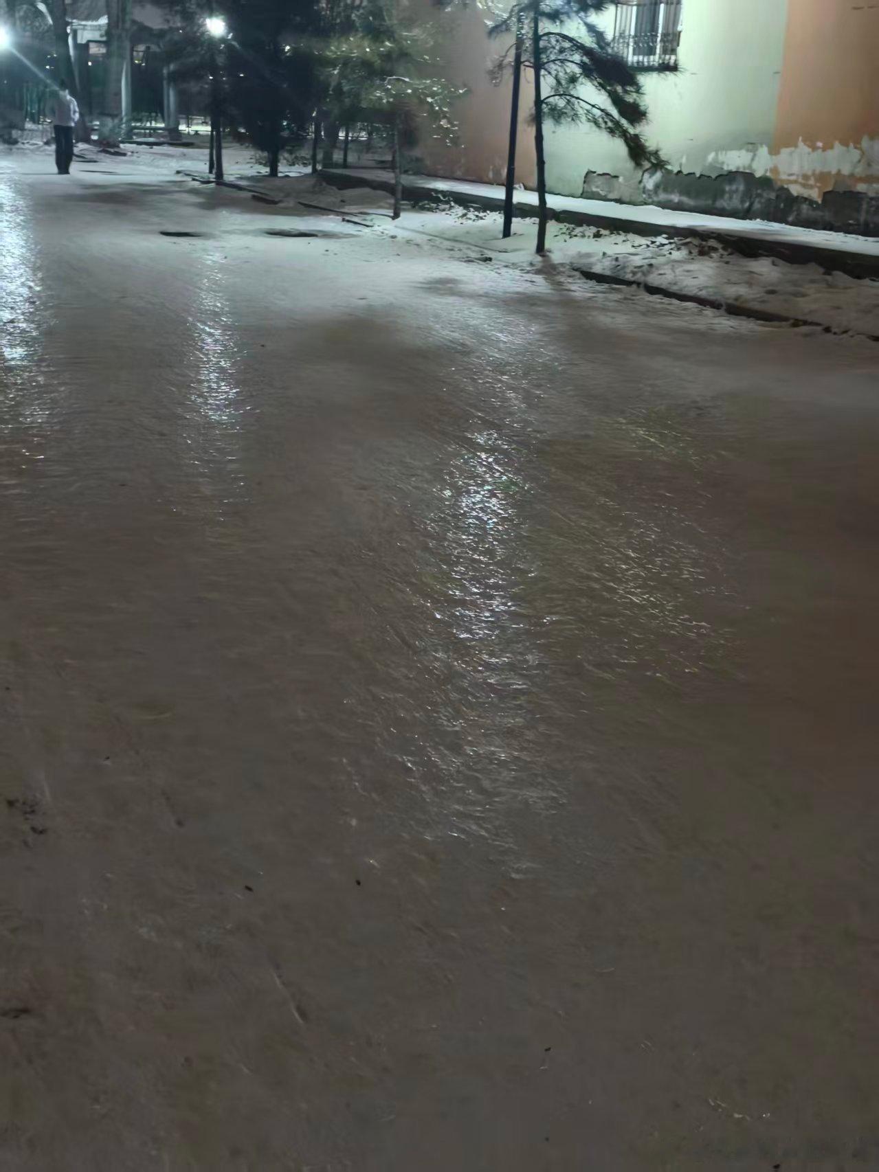 建一个几百米长的溜冰场只需要一场雪，短道速滑速成班.jpg 