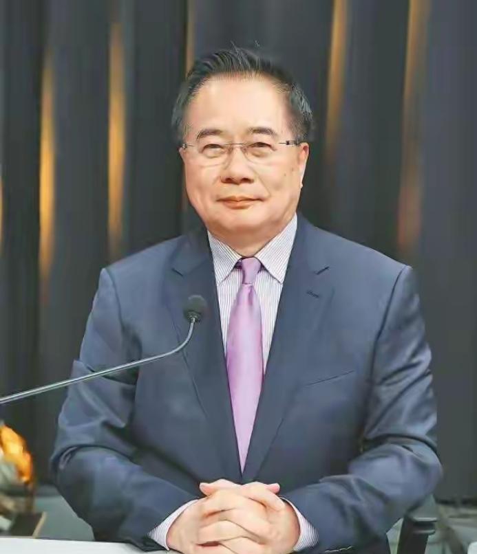 蔡正元二审被判3年6个月，郑丽文不记仇，终于出手了！
 
对政治人物来说，三年六