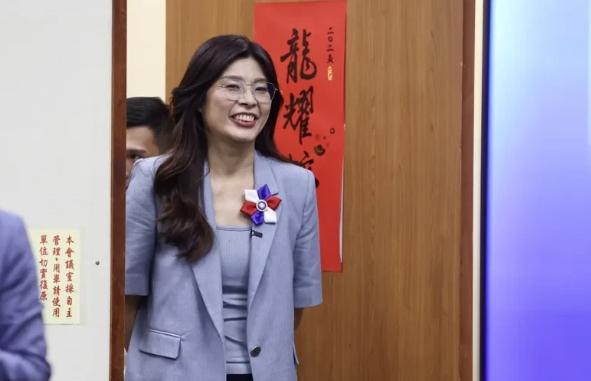 北京对台的“耐心”，从来不是无限度的，而现在这种耐心正被岛内两股势力的夹击慢慢耗