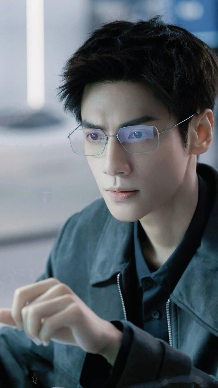 罗云熙一步一步一部一部 罗云熙一步一佳作，角色反差太让人惊喜，罗云熙一部接一部好