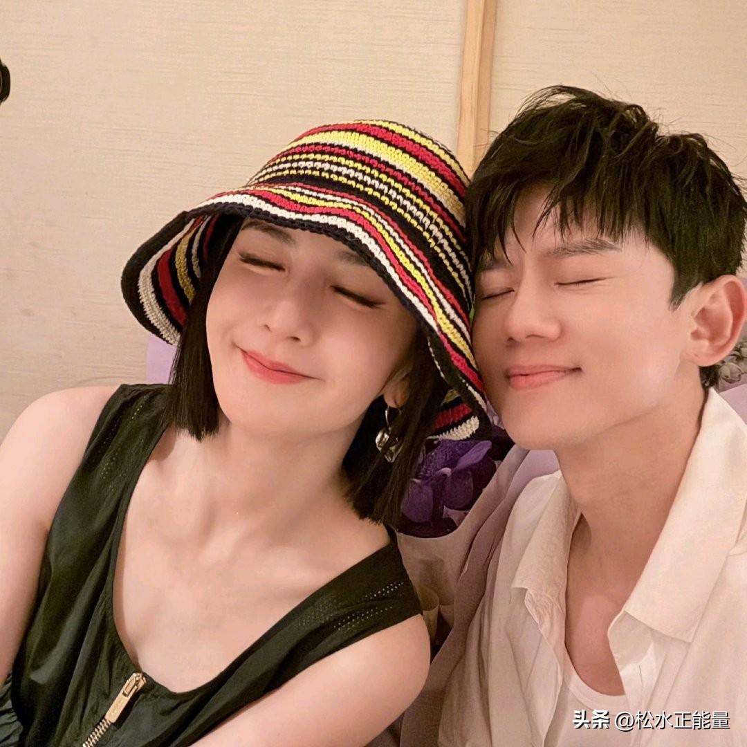 张踩铃跨年看到张杰谢娜就换台了
 
张踩铃在综艺里吐槽跨年晚会太敢说了，直言一打