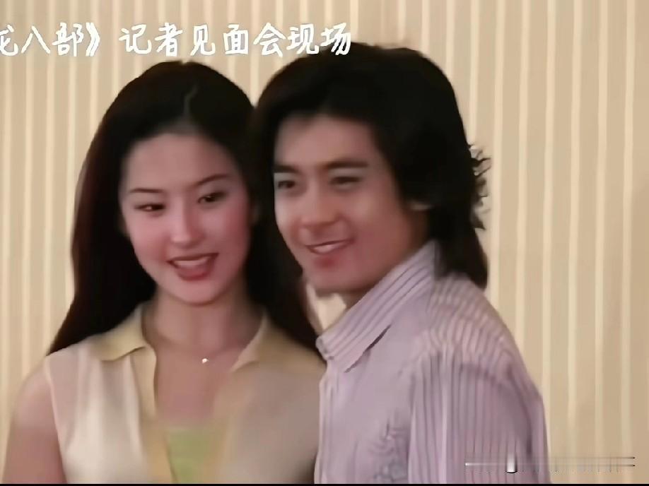 早期发布会上的林志颖，在女星堆里都美得格外扎眼！他的帅很特别，俊美却不女气，是带