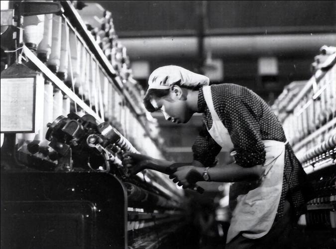 为什么AI越发展我却觉得工作越累这是一个经济学上的“诅咒”：如果AI省下的时间不