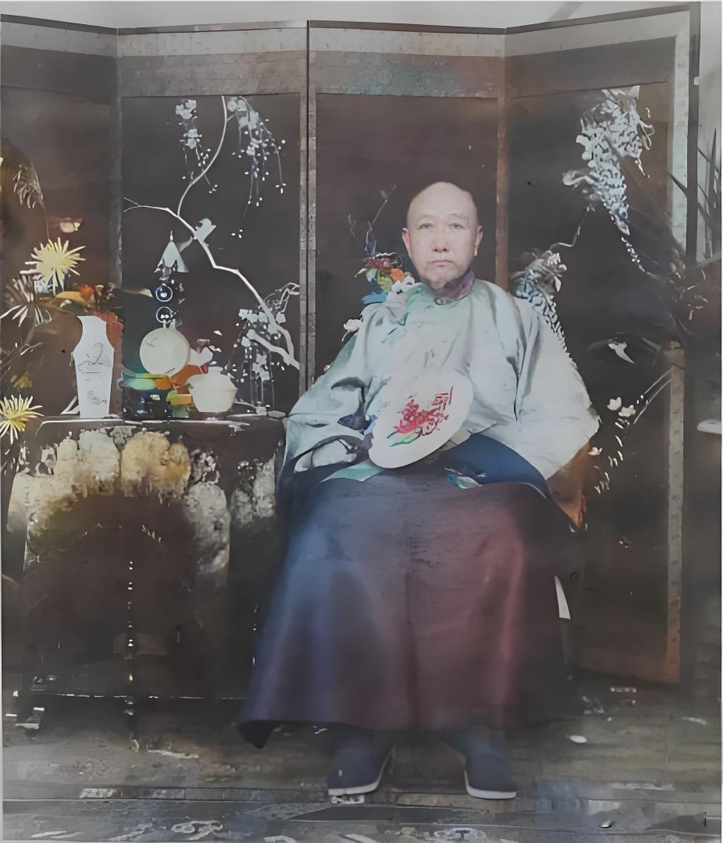鹿传霖，清末著名政治家与教育家，鹿传霖的父亲鹿丕宗与张之洞的父亲张瑛（即张锳）同