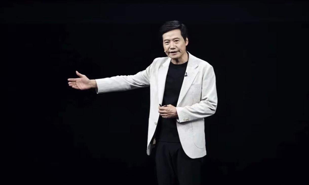 我觉得雷军向优秀的苹果学习一点也不丢人。雷军把本来要发布的小米手机16跳过改成小