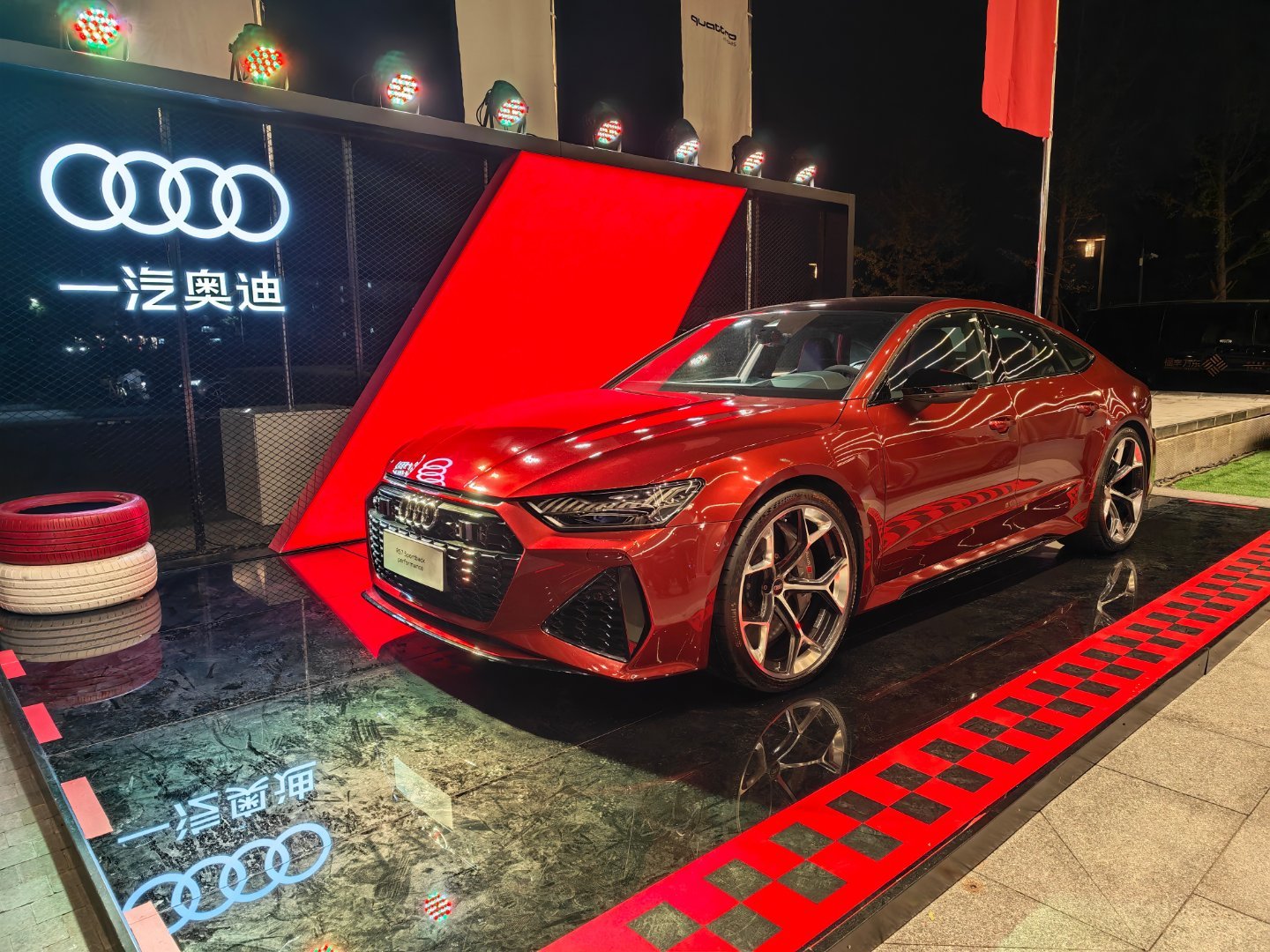 攒劲小奥迪！！[哈哈][哈哈]可以说是无数人的dreamcar了啊大v聊车 ​​