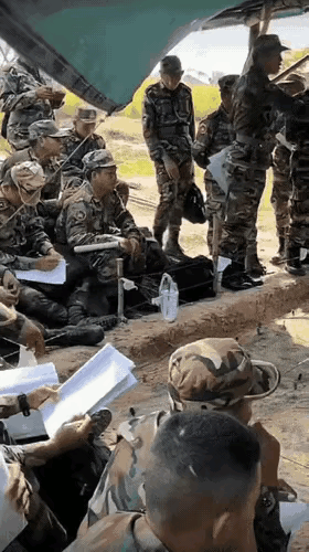 柬埔寨和泰国的冲突都是小规模的，别看泰国防长牛逼吹的那么大，但是部队不愠不火的特