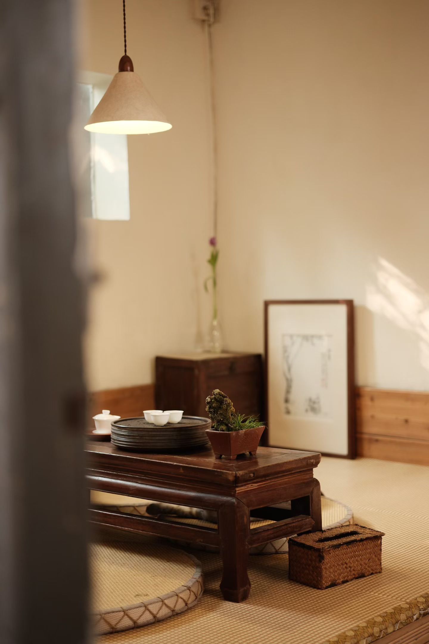 品茶赏器交友  茶映人心，杯中见性。 