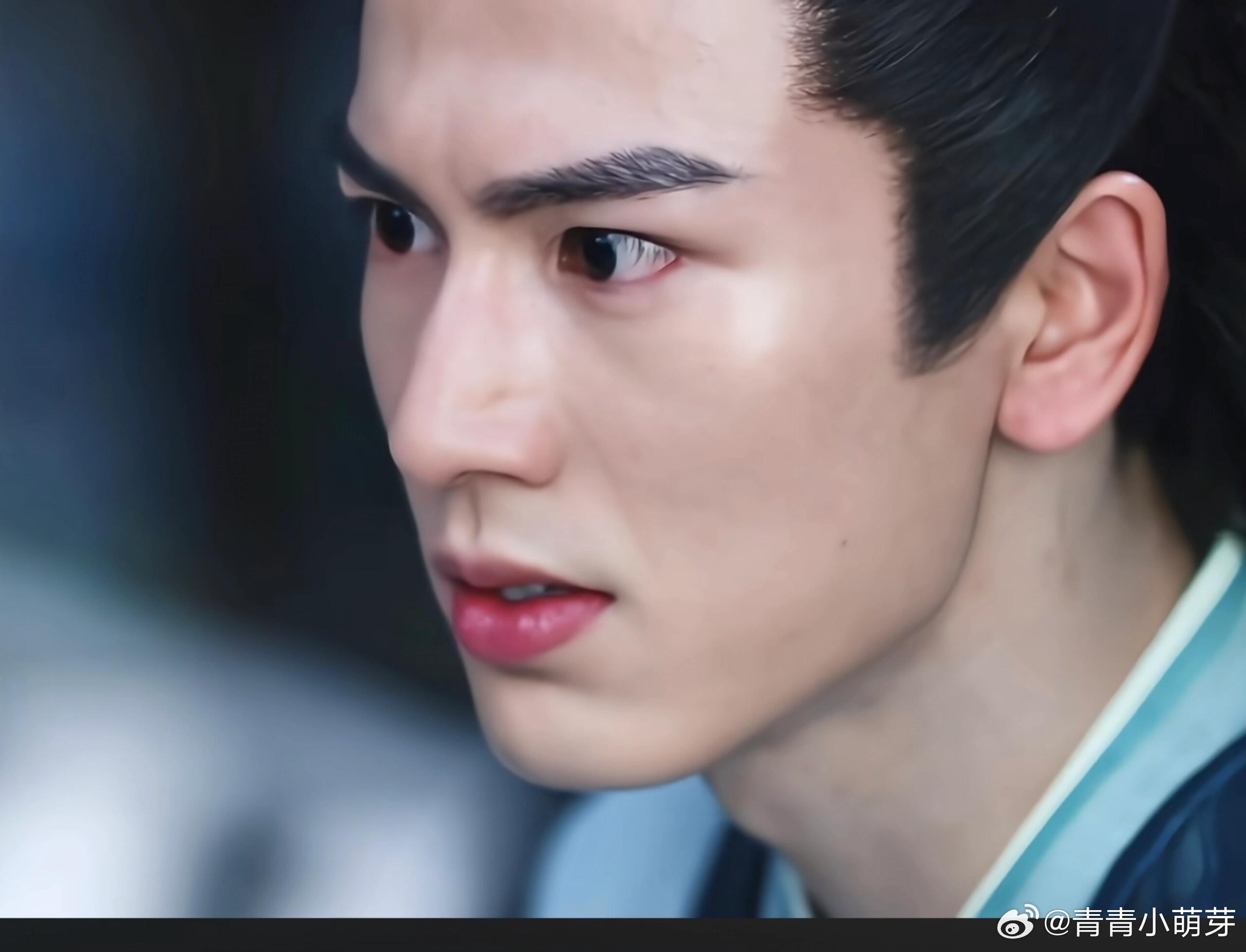 从《逐玉》到《宁安如梦》：追剧的奇妙转折前几天沉浸在《逐玉》里，男主的帅气让我笑