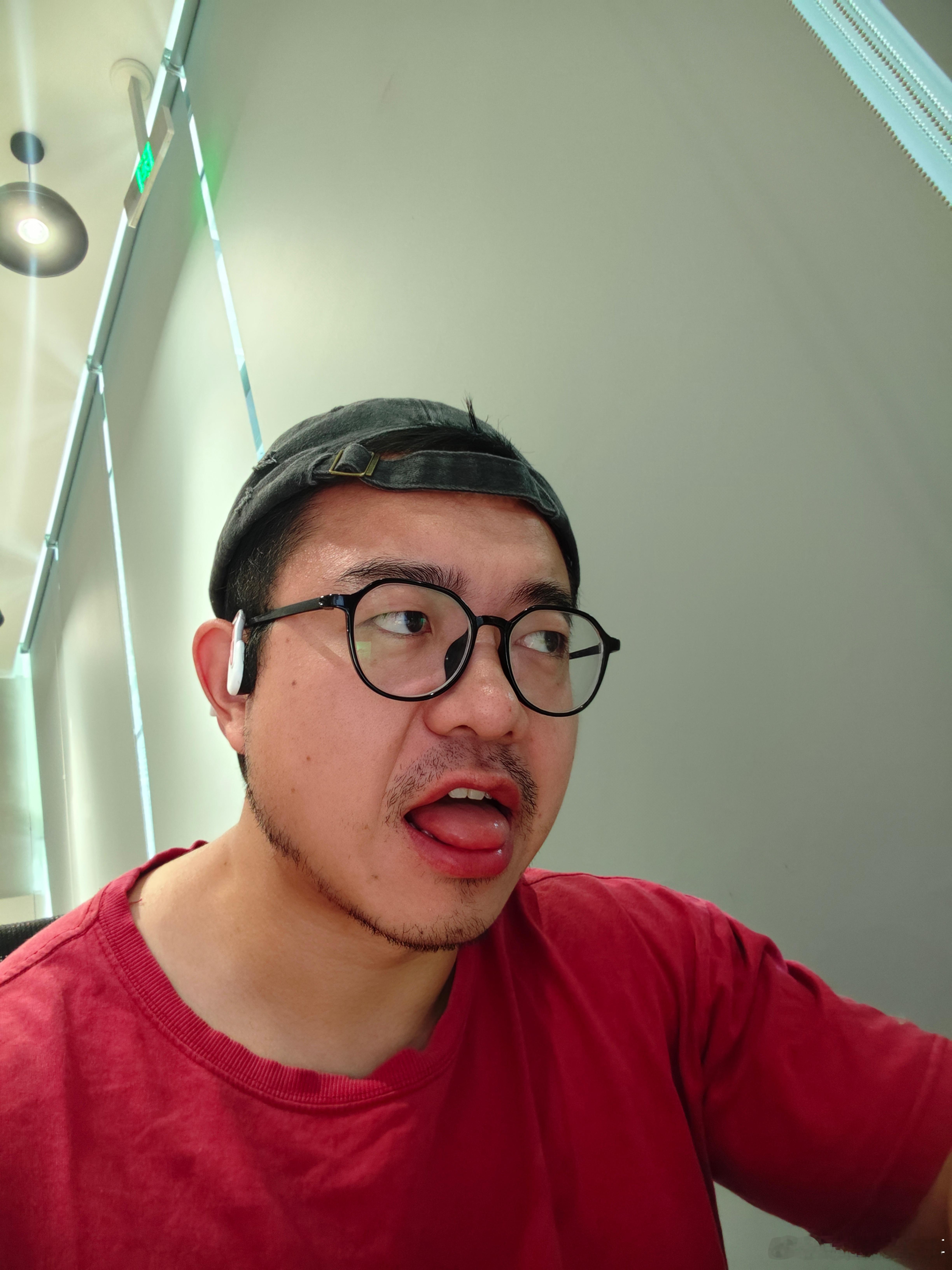 已被早上食堂的炒面咸死 ​​​