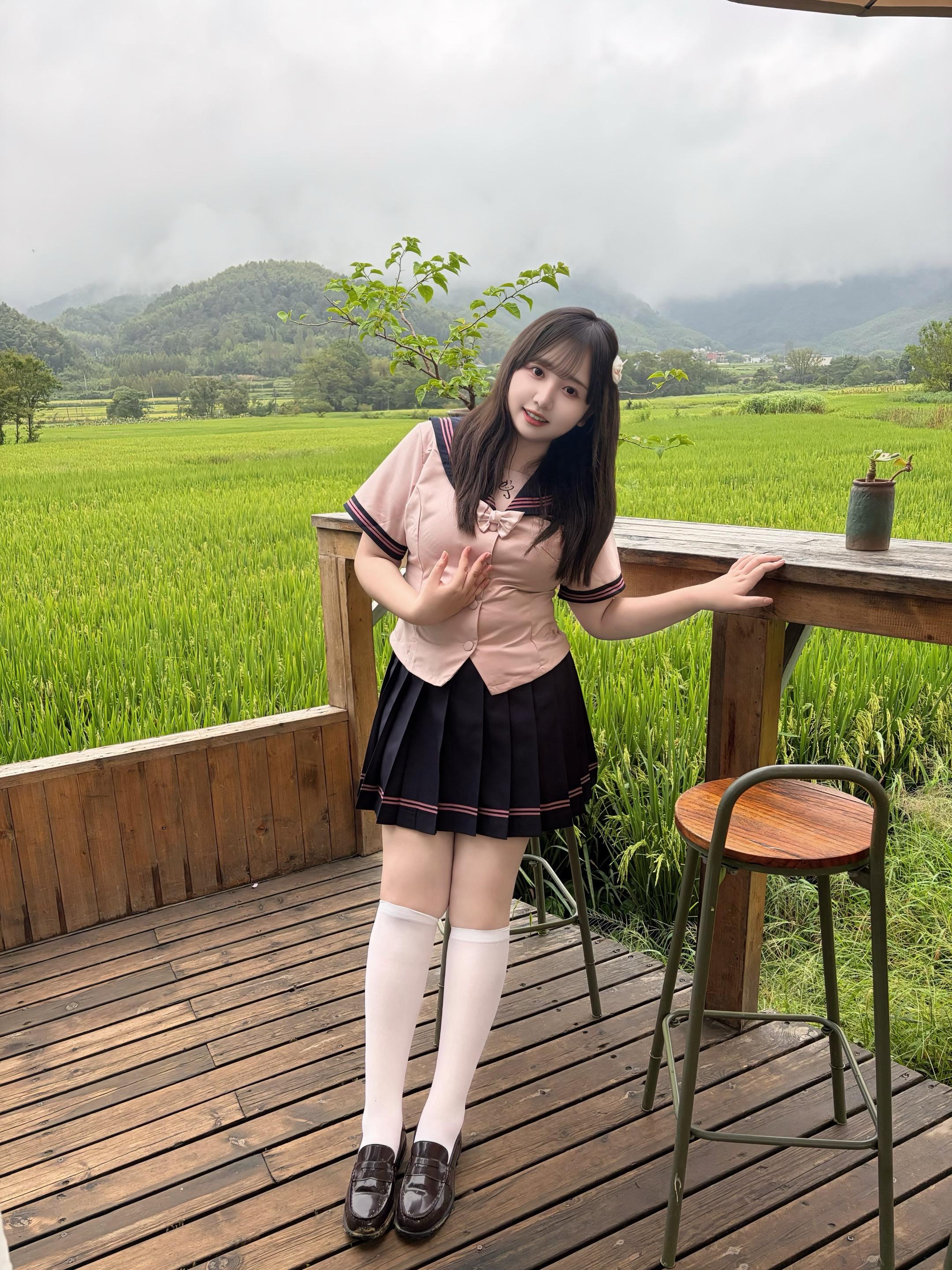 我最喜欢第四张(๑´0`๑)