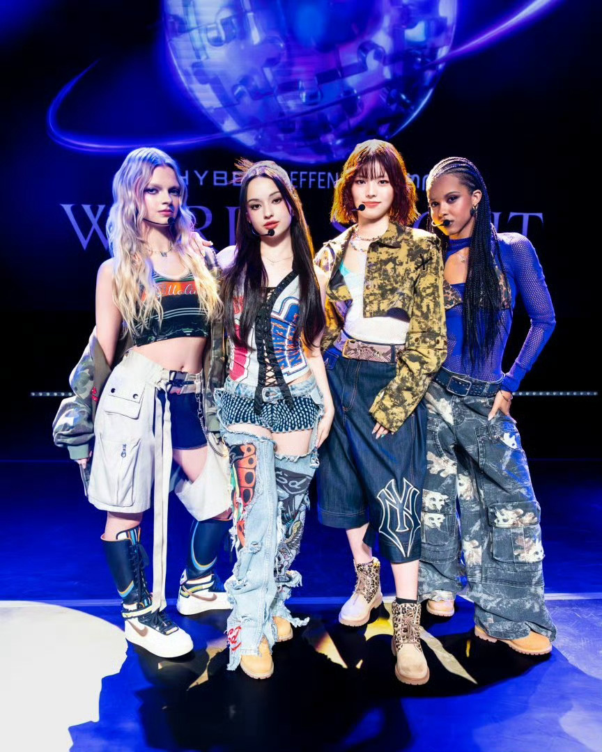 HYBE国际女团团名为SAINT SATINE成员为：Samara、Emily、