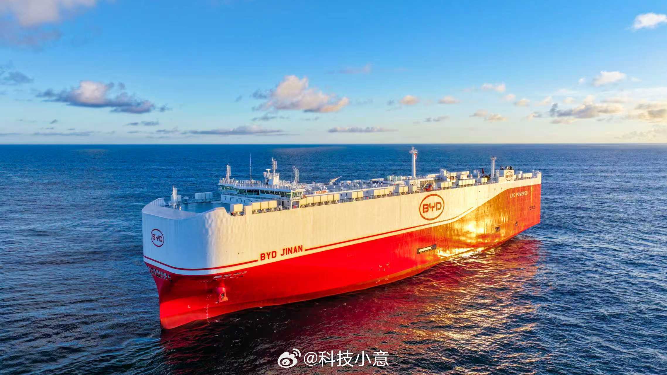 刚看完前几天比亚迪发布了2025年财报，只能说比亚迪越来越稳健了。营收8040亿