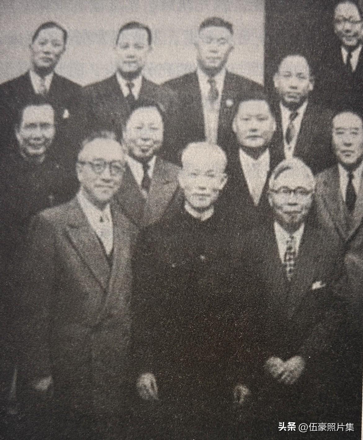 1952 年，陈诚（前排中）与王世杰（前排右一）、胡适博士（前排右三）等人合影。