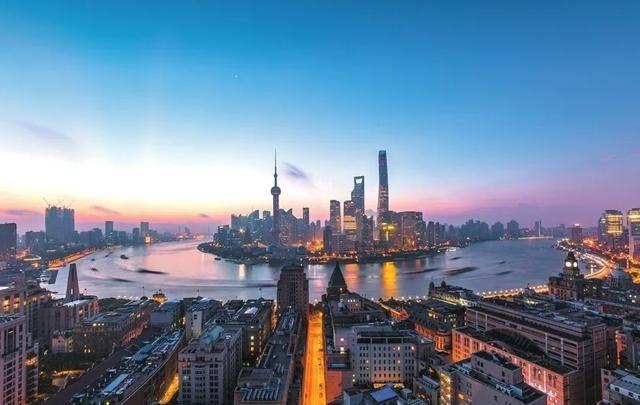 中国公布上半年成绩后，外媒一片哗然，所有的唱衰都戛然而止了。

现在说说上半年经